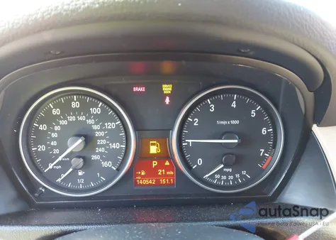 2013 BMW X1 xDrive28I z USA, uszkodzony, nr VIN WBAVL1C5XDVR86282